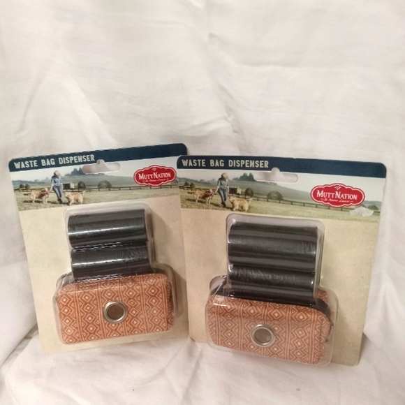 2 - Mutt Nation Dog / Puppy Waste Bag Dispenser w/ clip By Miranda Lambert NEW - Picture 1 of 6
